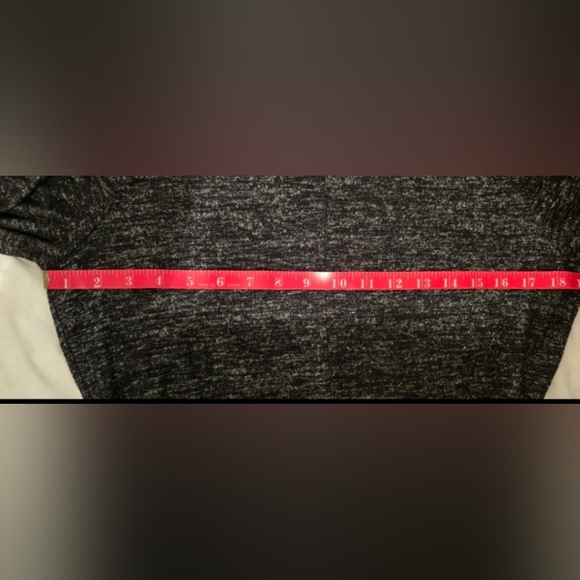 NWT: GAP Maternity Soft Dress; Black Heathered, V neck Midi Length; Size Large - Picture 5 of 13